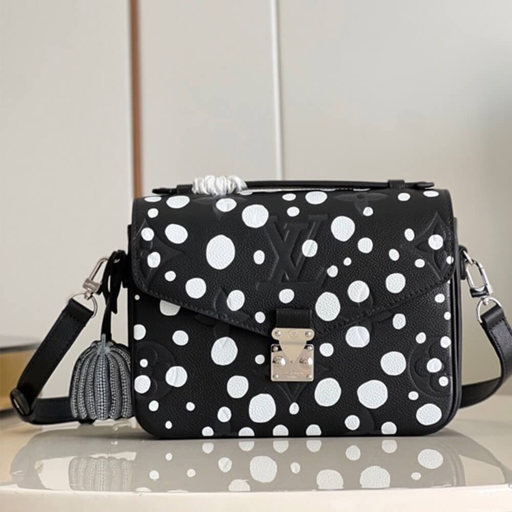 LV x YK Pochette Metis?