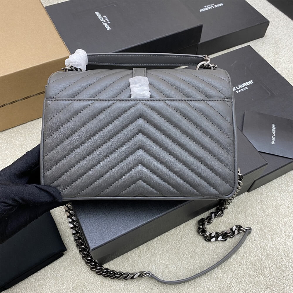 COLLEGE MEDIUM CHAIN BAG IN QUILTED LEATHER