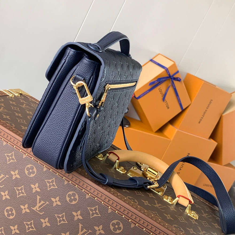 LV Pochette Metis