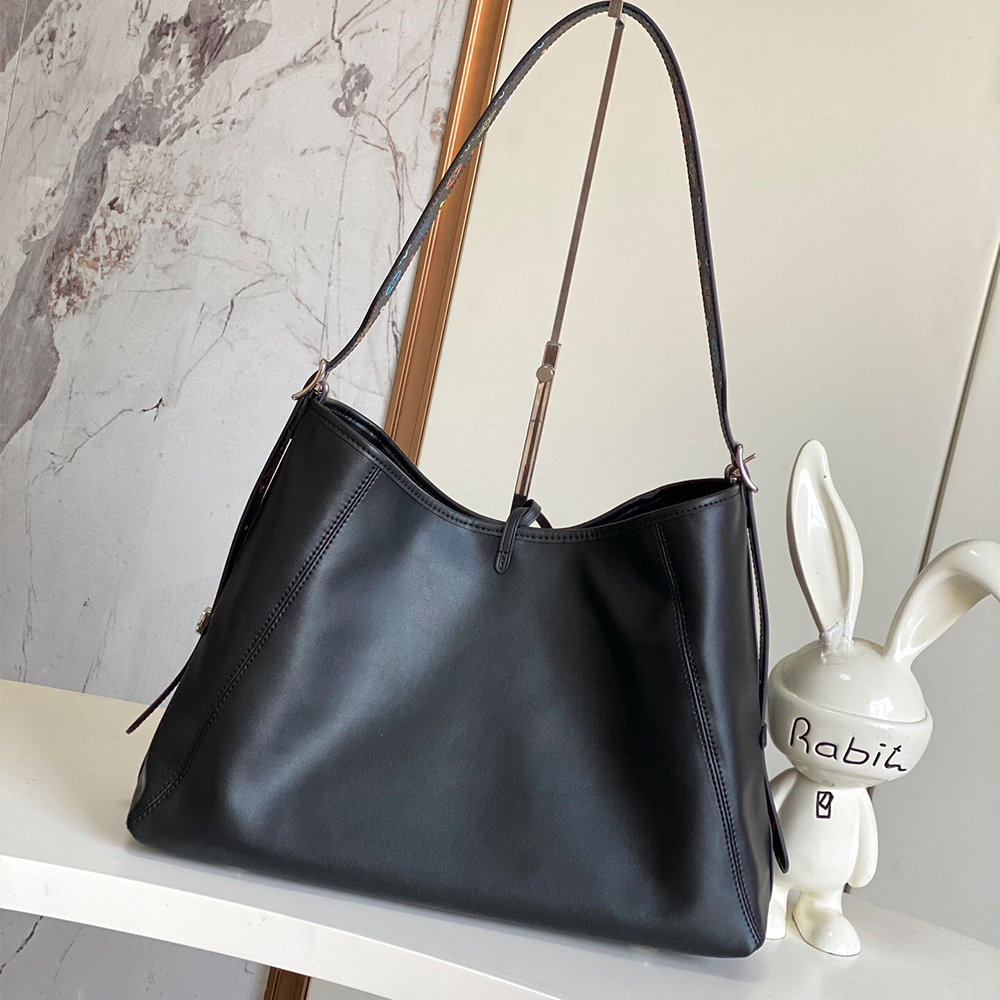 LV x TM CarryAll Vibe MM