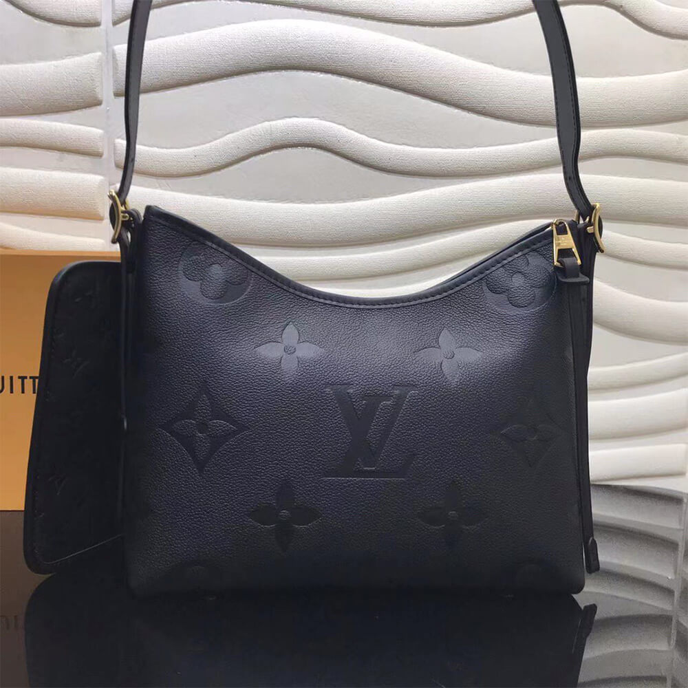 LV CARRYALL PM – EXCLUSIVELY ONLINE