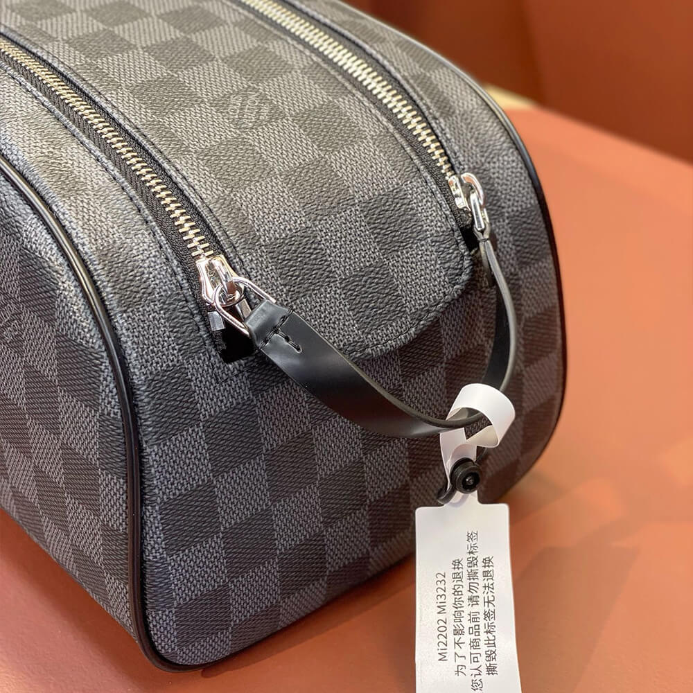 LV Dopp Kit