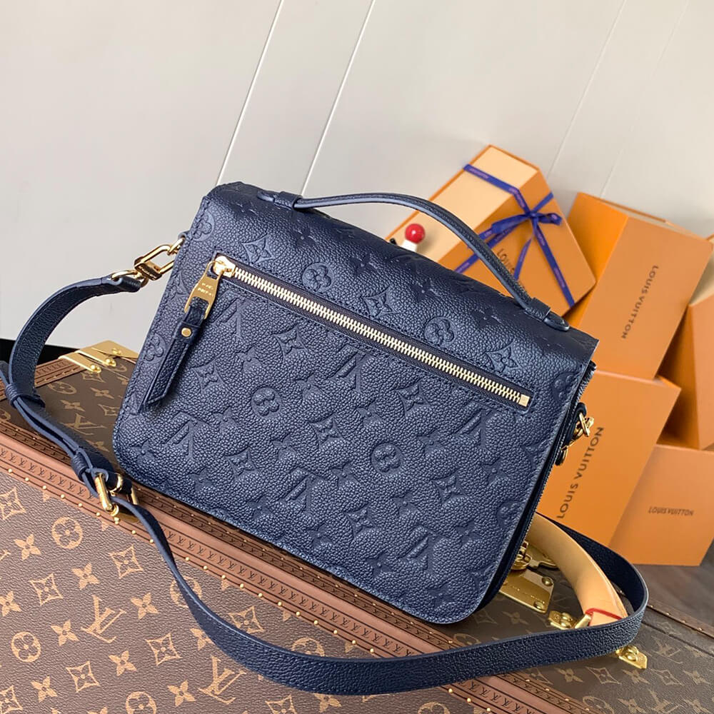 LV Pochette Metis