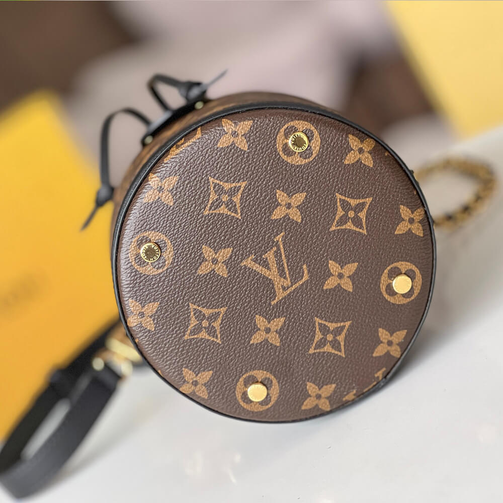 LV Canoe