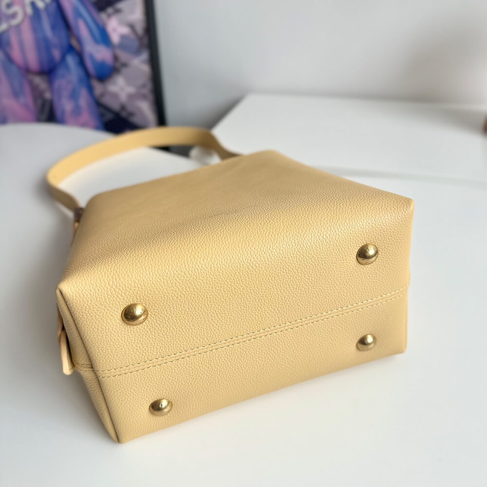 LV Low Key Hobo MM