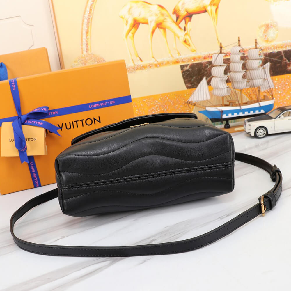 LV Hold Me