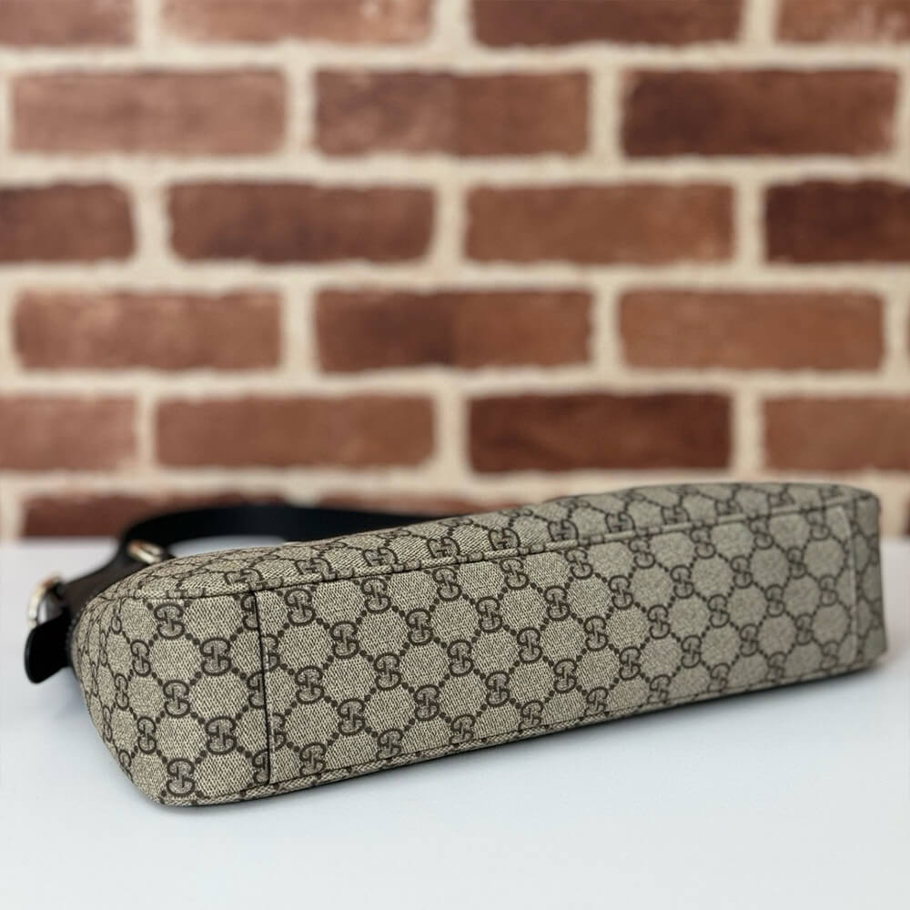 GG Emblem medium shoulder bag