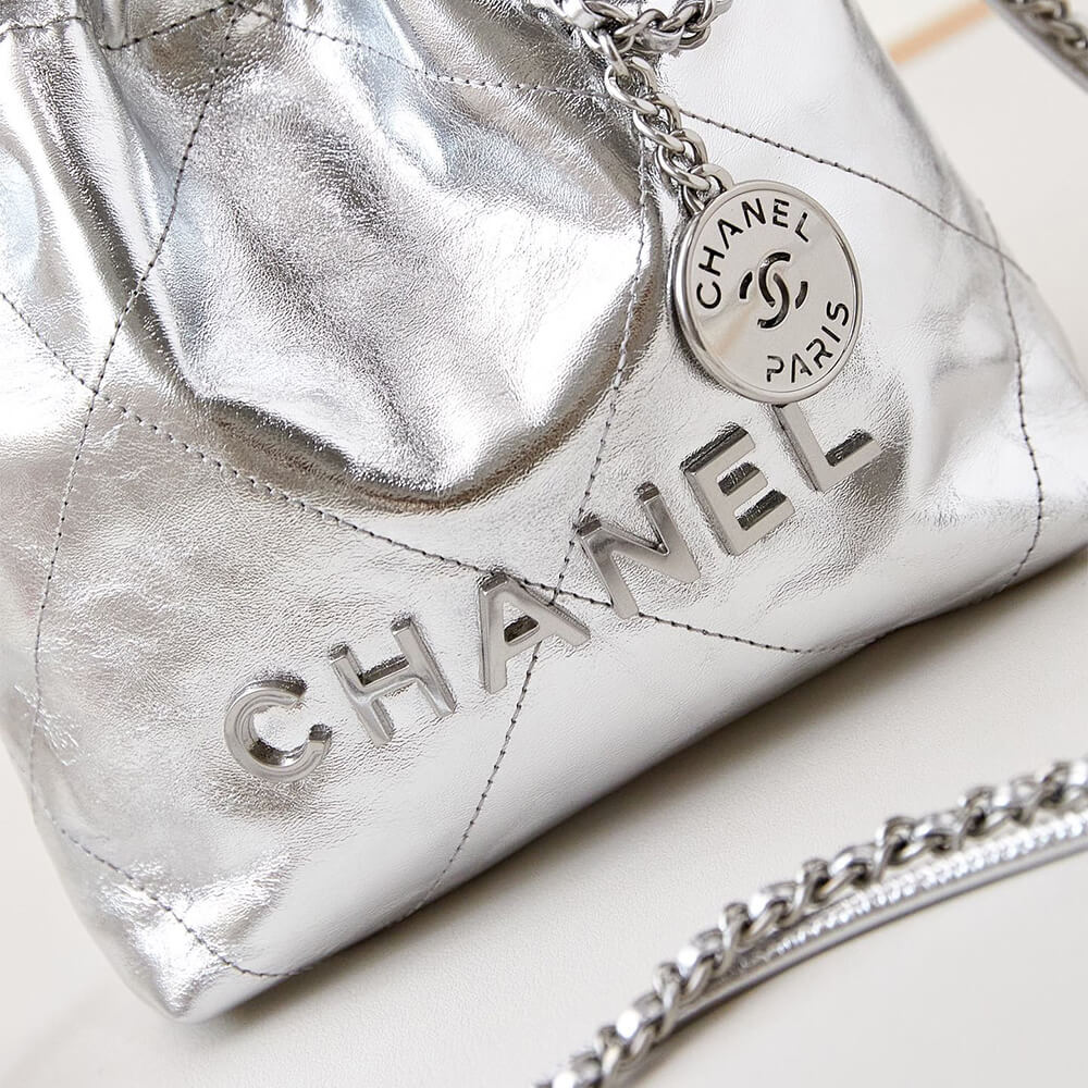 Ch**el 22 Mini Handbag(HIGH-END GRADE)