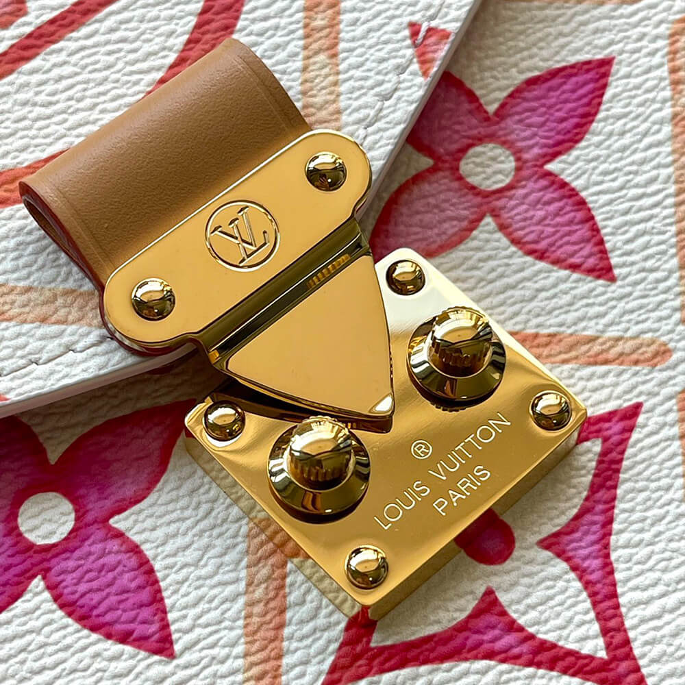 LV Pochette Metis