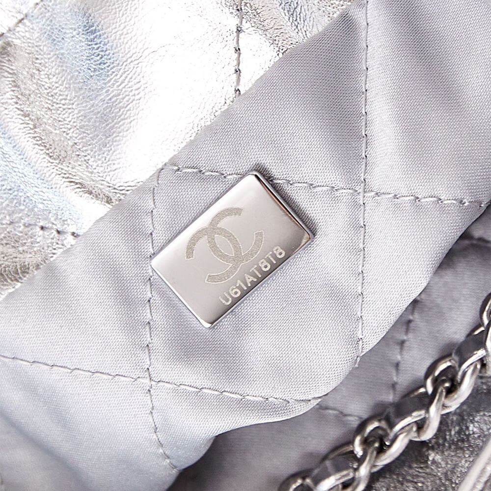 Ch**el 22 Mini Handbag(HIGH-END GRADE)