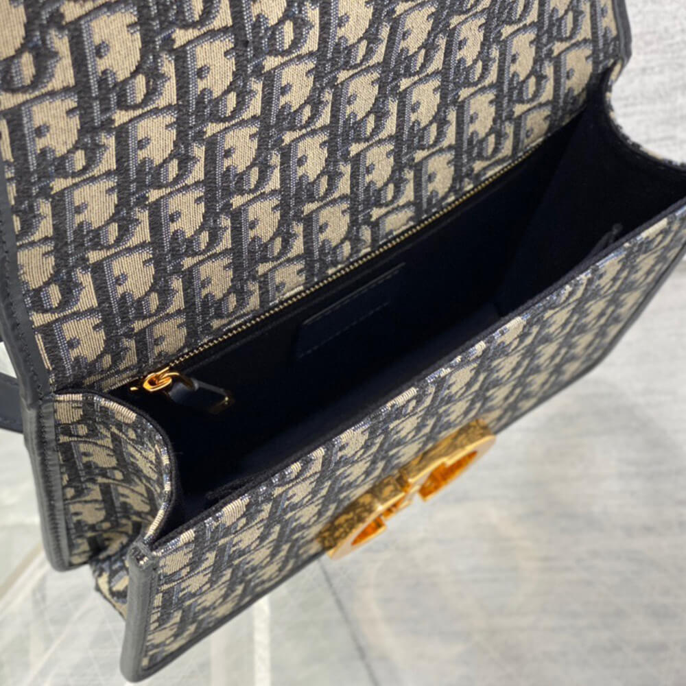 30 MONTAIGNE BAG