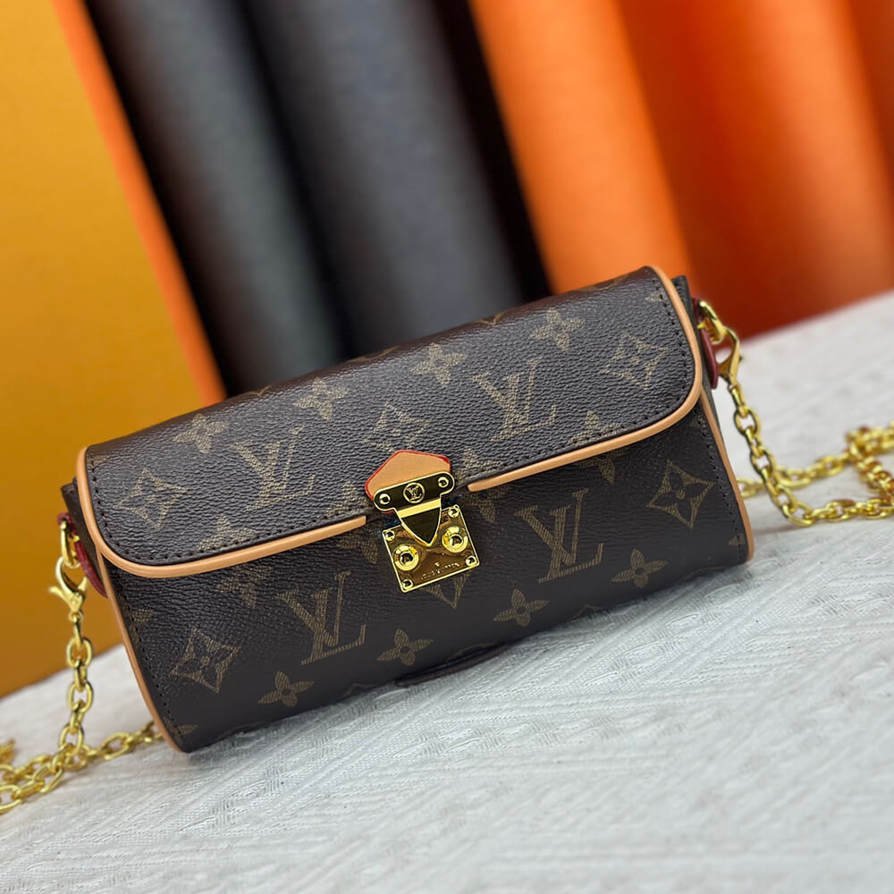 LV Pochette Camille