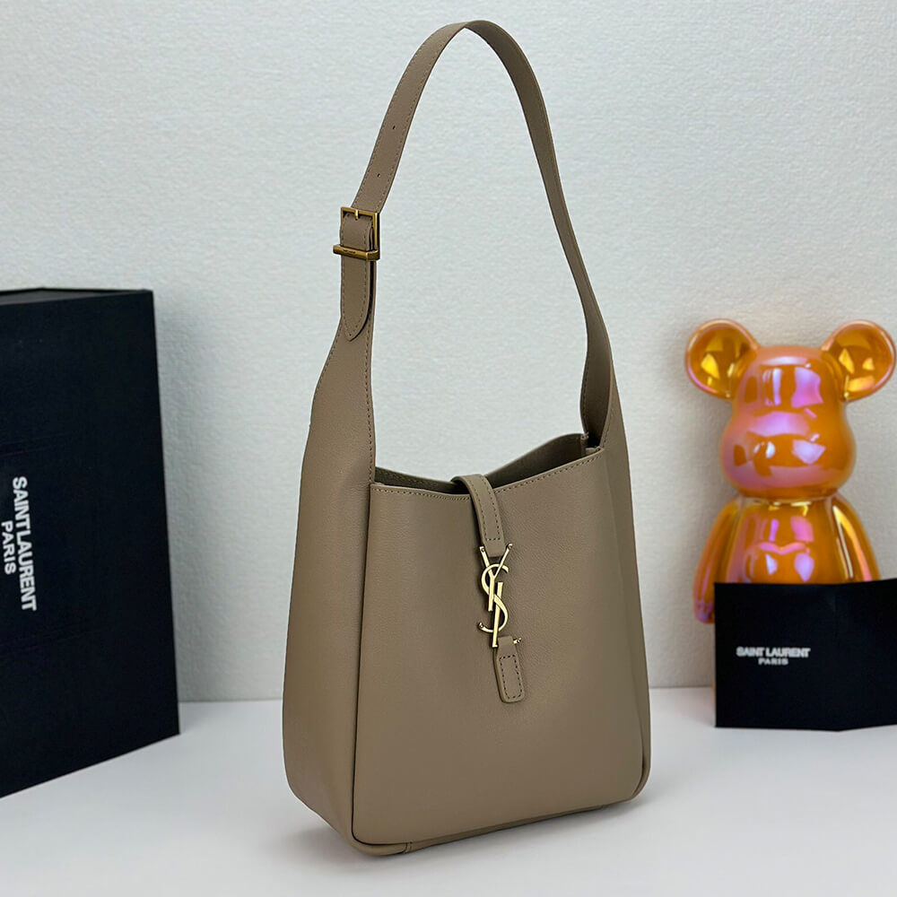 Small LE 5 À 7 bag in soft grained leather (High-end grade)