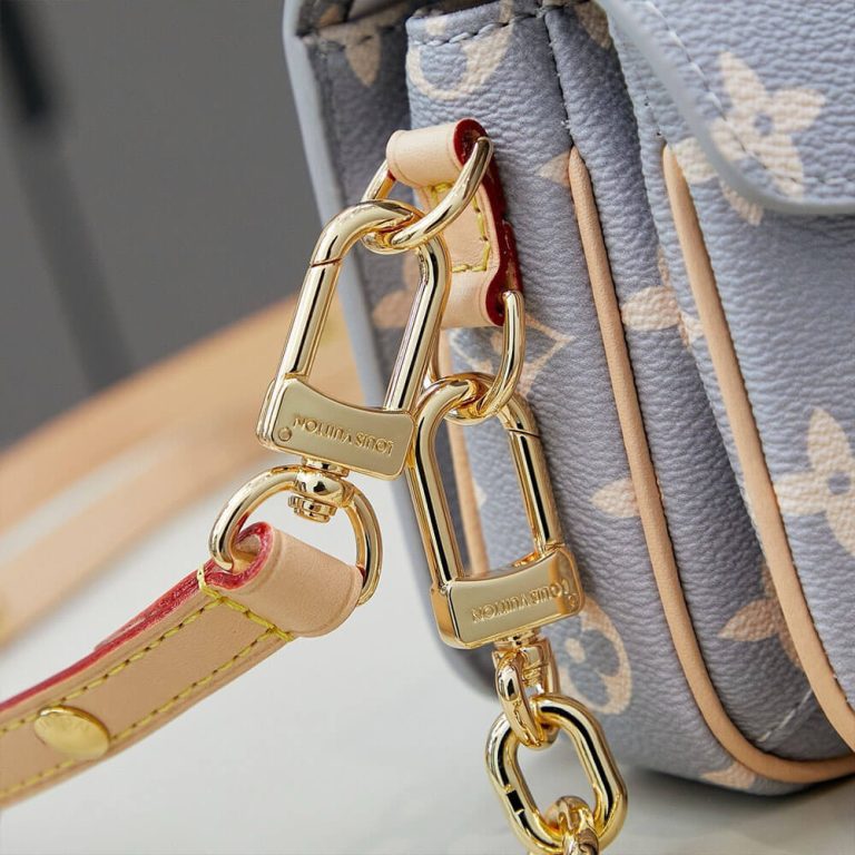 LV Pochette Metis East West