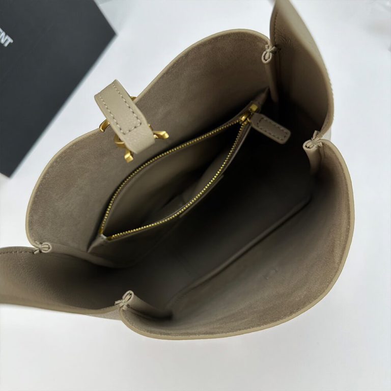 Small LE 5 À 7 bag in soft grained leather (High-end grade)