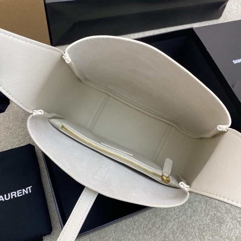 Small LE 5 À 7 bag in soft grained leather
