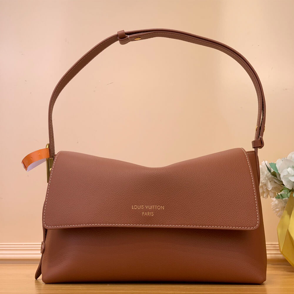 LV Low Key Messenger(HIGH-END GRADE)