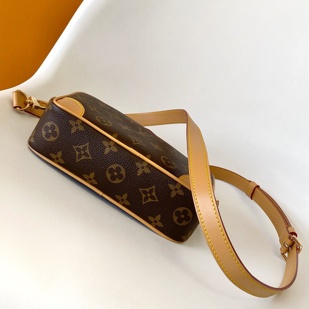 LV Trocadéro Wearable Wallet