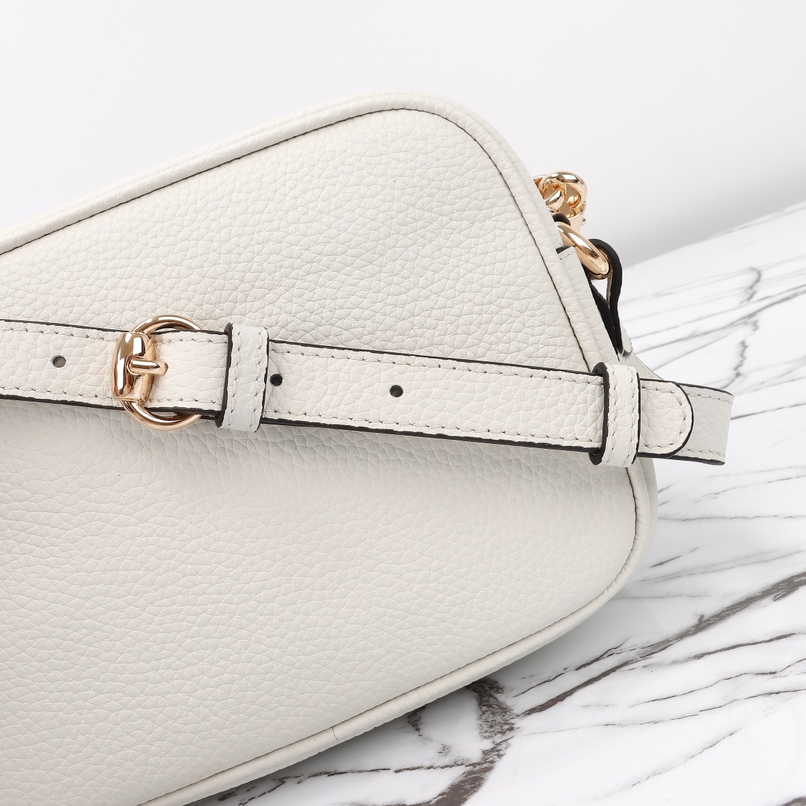 GG Pebbled Calfskin Small Soho Disco Bag