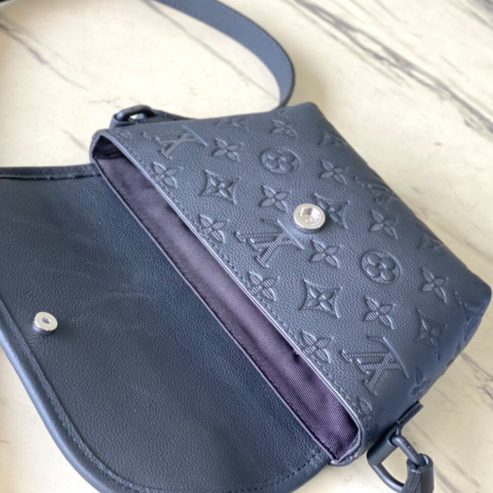 LV Pulse Wearable Wallet G65