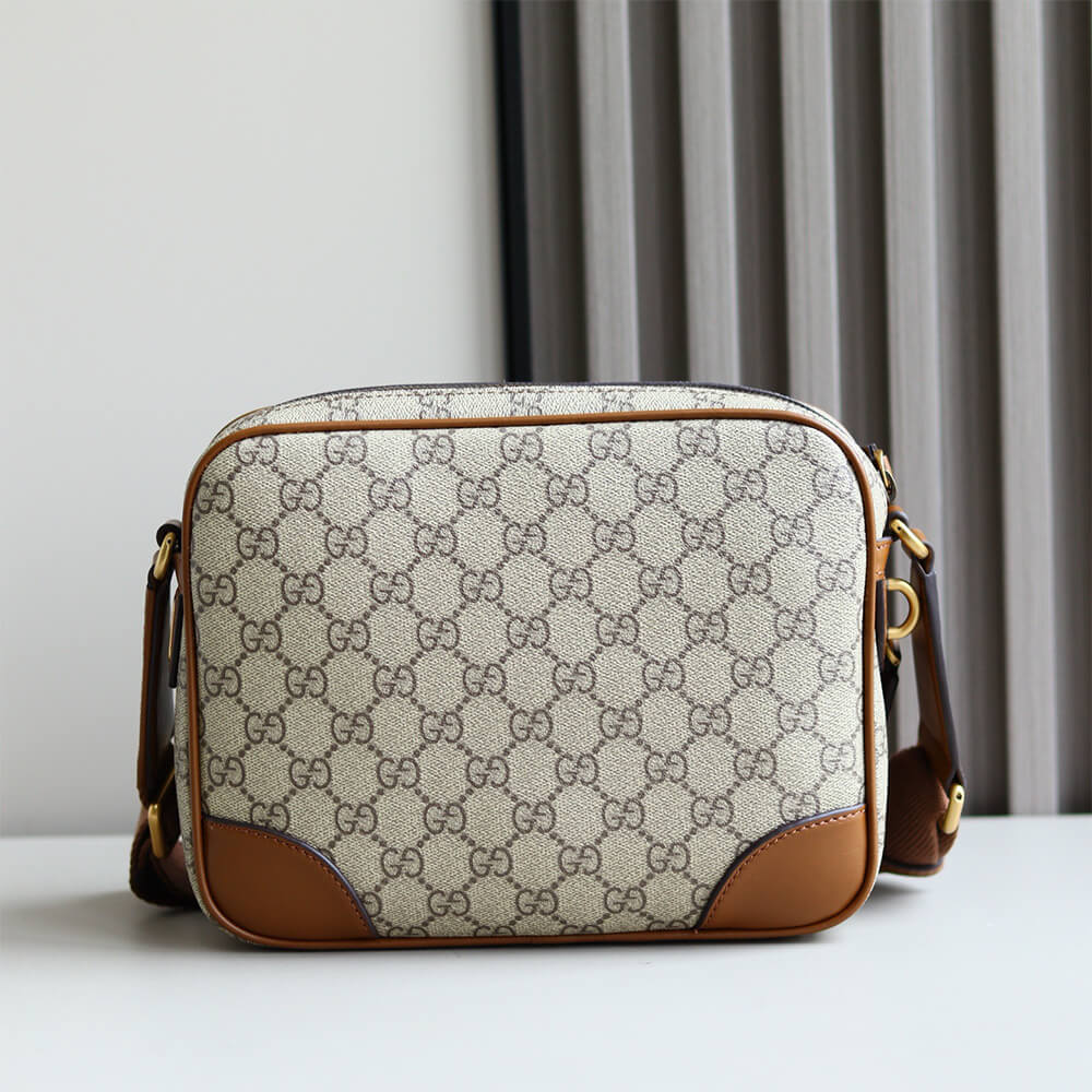GG Emblem medium crossbody bag