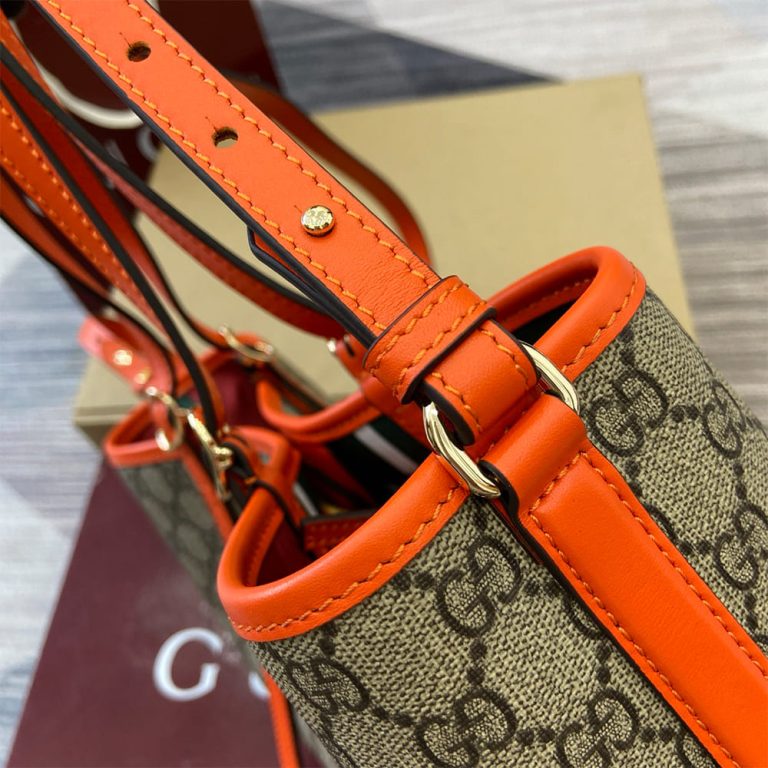 GG Emblem medium tote bag